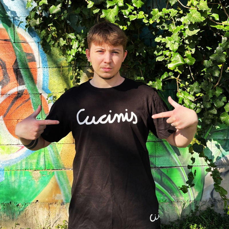 CUCI GANG SCRIPT TEE – BLACK 🖤